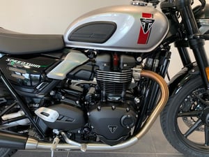 Used Triumph SPEED TWIN 900 SPEED TWIN 900 for sale in Newcastle | Image 2