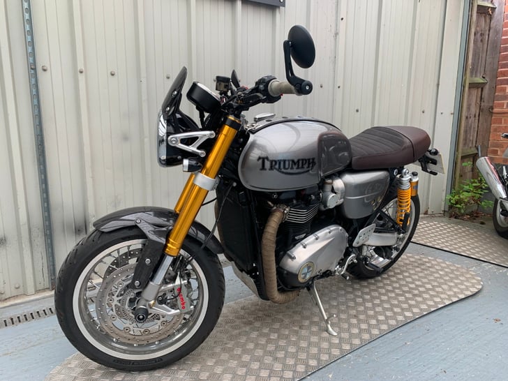 Triumph THRUXTON 1200 R