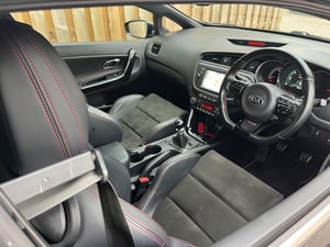 Used Kia PROCEED PROCEED 1.6 T-GDI GT EURO 6 3DR for sale in Chesterfield | Image 2