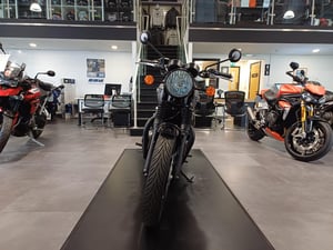 Triumph BONNEVILLE T120 BLACK