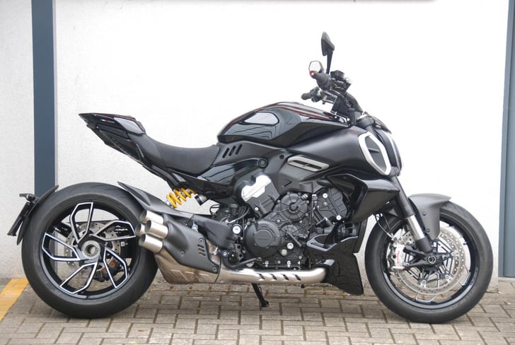 Ducati DIAVEL V4