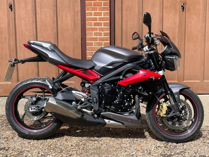 Triumph STREET TRIPLE 675 R ABS
