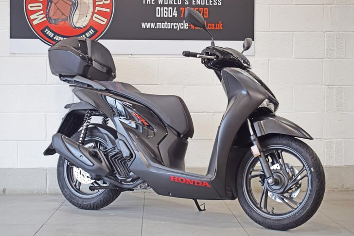 HONDA SH125ADT + SMART TOP BOX 26MY 