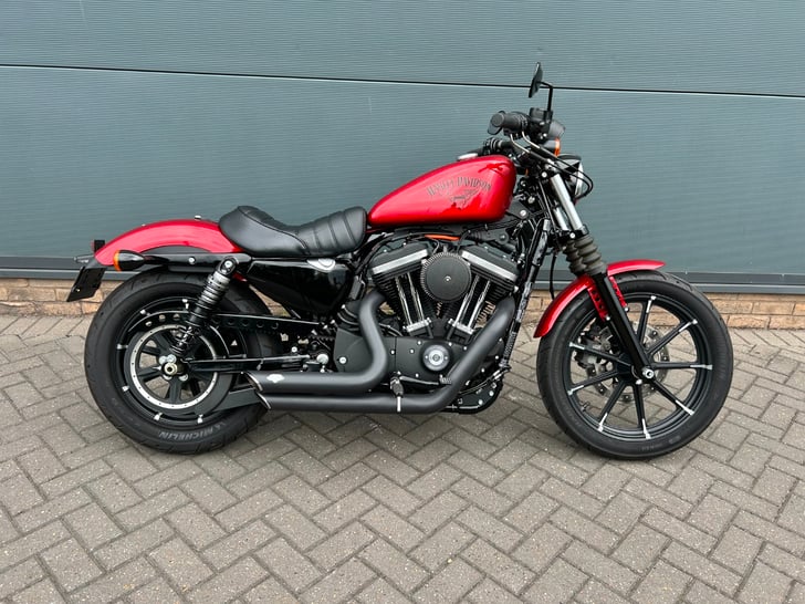 Harley-Davidson SPORTSTER XL883N IRON