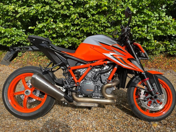 KTM 1290 SUPER DUKE R