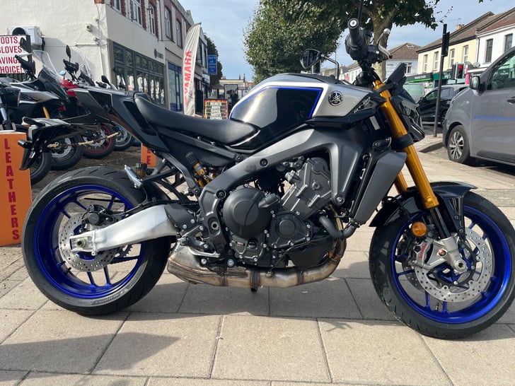 Yamaha MT-09 900 SP HYPER-NAKED