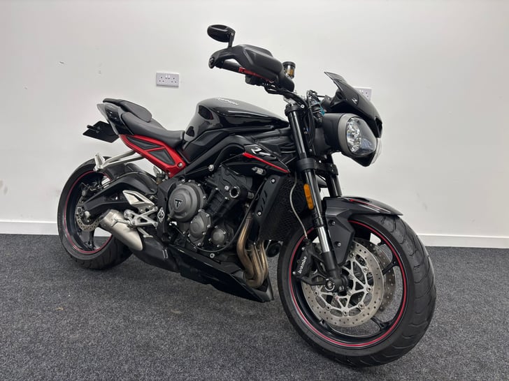 Triumph STREET TRIPLE R LOW