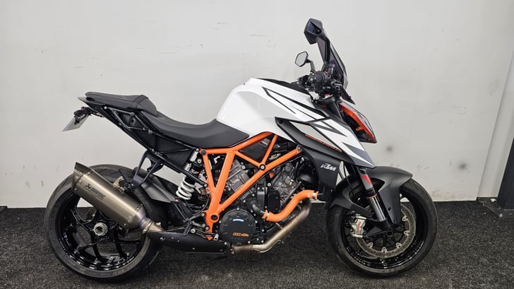 KTM 1290 SUPER DUKE R