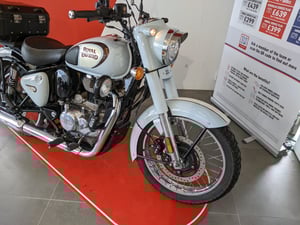 Used Royal Enfield Classic 350 CLASSIC 350 for sale in Newcastle-under-Lyme | Image 2