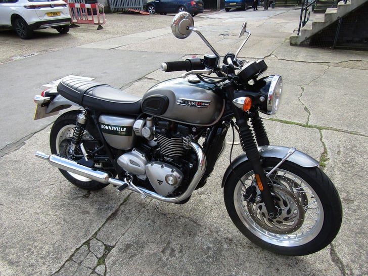Triumph BONNEVILLE T120 1200
