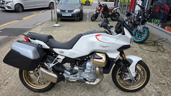 Moto Guzzi V100 MANDELLO 1042