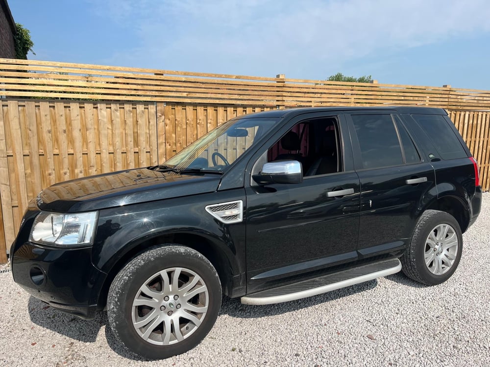 Used Land Rover FREELANDER 2 FREELANDER 2 2.2 TD4 HSE AUTO 4WD EURO 4 5DR for sale in Chesterfield