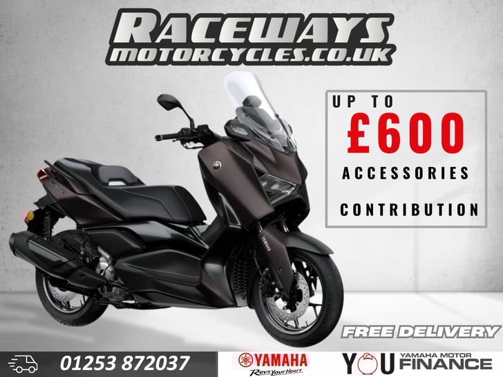 Yamaha XMAX 300 Tech Max +