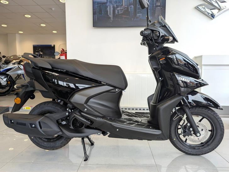 Yamaha RAYZR 125 