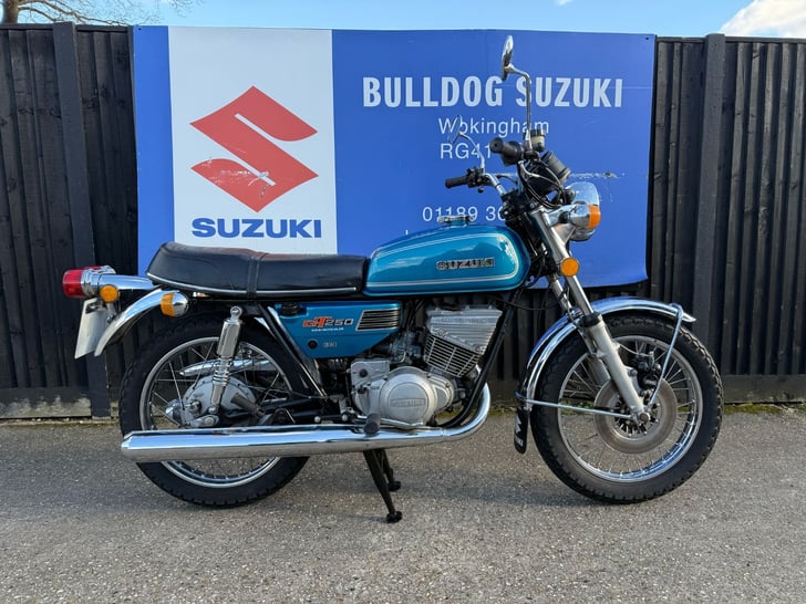 Suzuki GT250