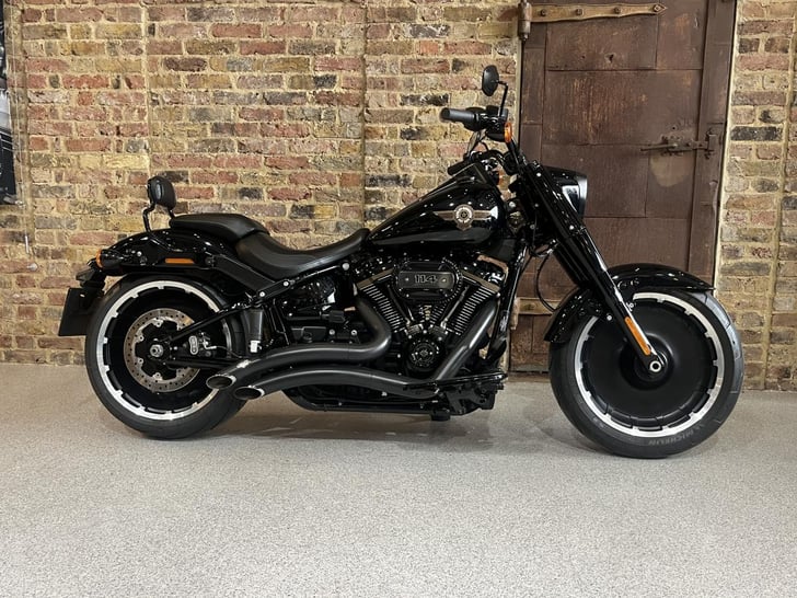 HARLEY-DAVIDSON 30TH ANNIVERSARY FAT BOY 114 