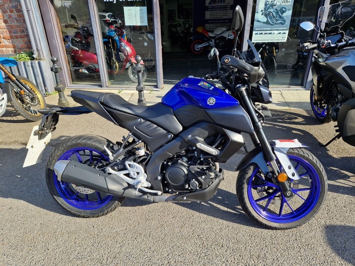 YAMAHA MT 125