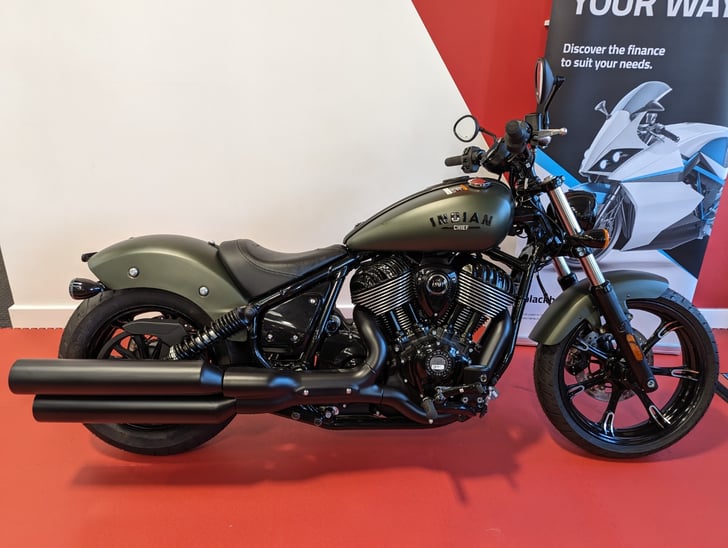 Indian Motorcycle CHIEF DARK HORSE