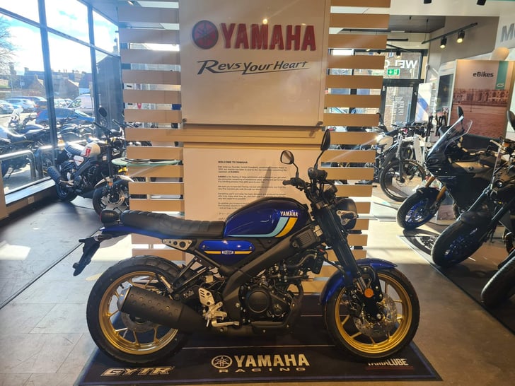 YAMAHA XSR125