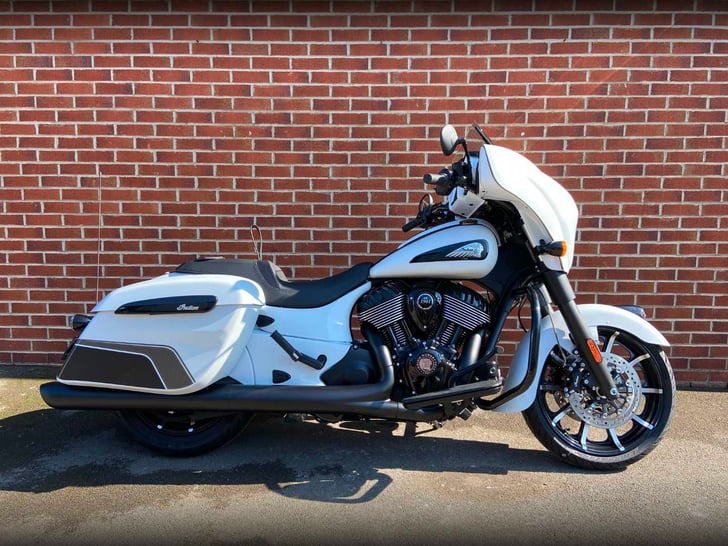 INDIAN MOTORCYCLE CHIEFTAIN DARK HORSE