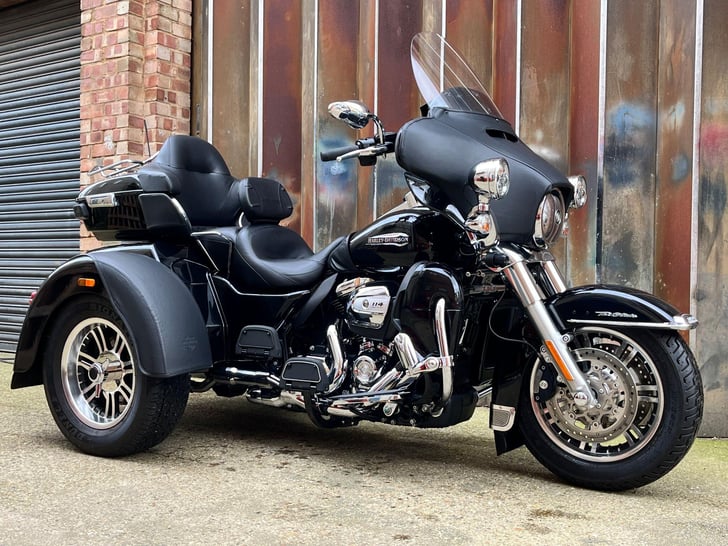 Harley-Davidson TRIKE 1868 FLHTCUTG TRI GLIDE ULTRA