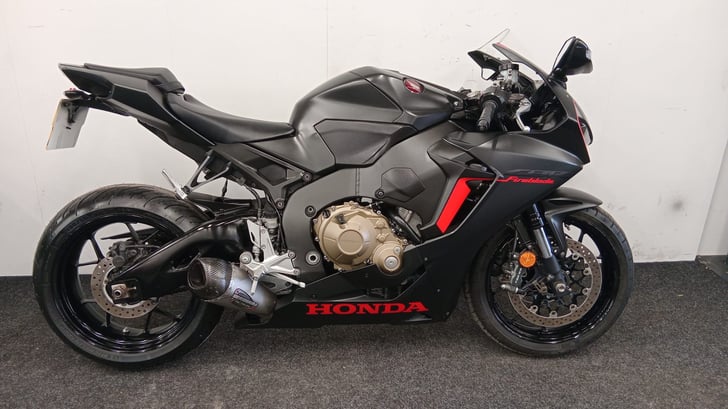 Honda CBR1000RR FIREBLADE