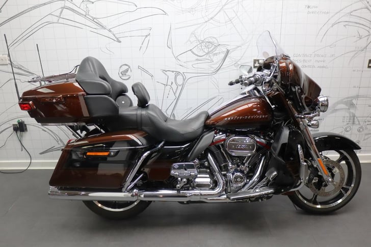 Harley-Davidson HARLEY-DAVIDSON FLHTKSE CVO ULTRA LTD 192 