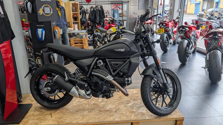 DUCATI SCRAMBLER 800 803 ICON DARK EURO 5