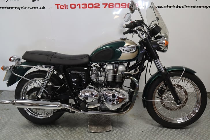 Triumph BONNEVILLE T100
