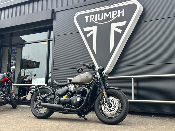 Triumph BOBBER 1200 BLACK