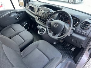 Used Vauxhall VIVARO VIVARO 1.6 CDTI 2700 SPORTIVE L1 H1 EURO 6 5DR for sale in Chesterfield | Image 2