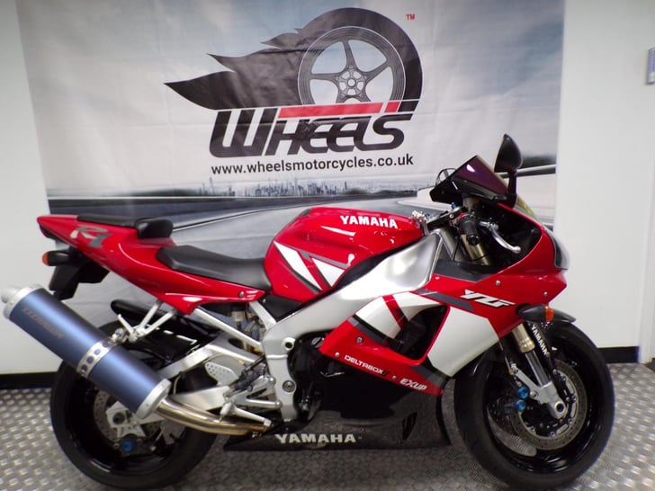 Yamaha R1 