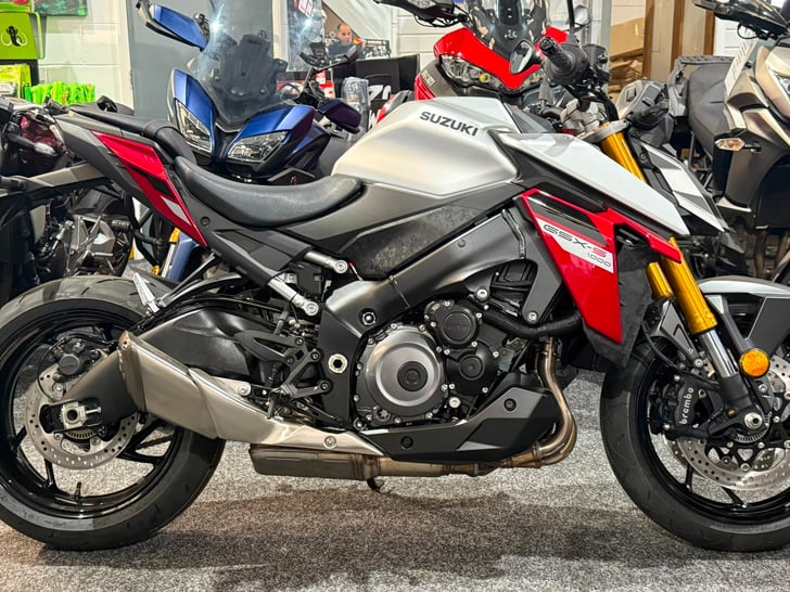 Suzuki GSX-S1000