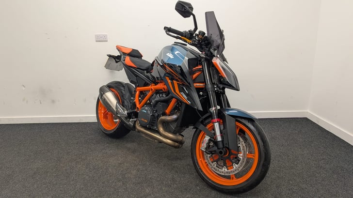 KTM 1290 SUPER DUKE R