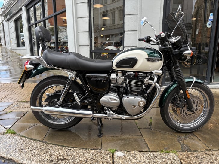 TRIUMPH BONNEVILLE T120