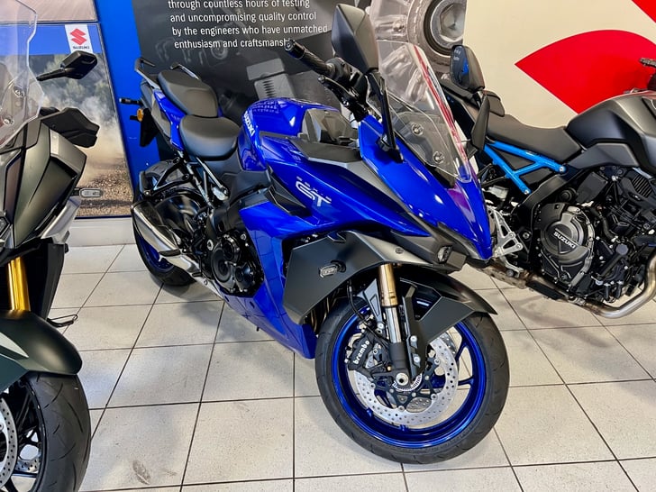 Suzuki GSX-S1000GT+