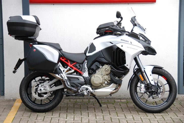 Ducati Multistrada V4 S Travel & Radar