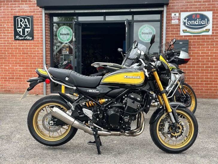 Kawasaki Z900 RS SE MODERN CLASSIC