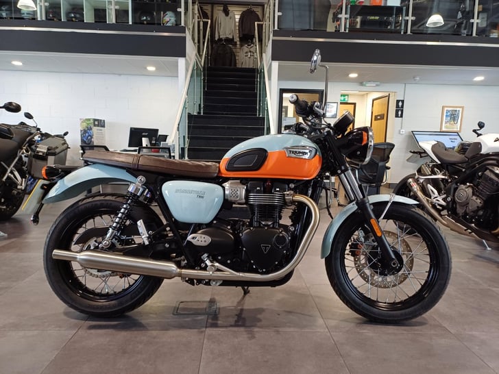 Triumph BONNEVILLE T100