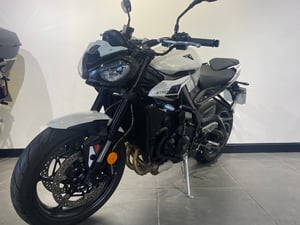 Used Triumph STREET TRIPLE 765 R STREET TRIPLE 765 R for sale in Newcastle | Image 3