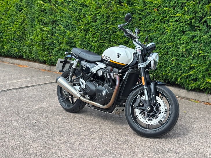 Triumph SPEED TWIN 1200