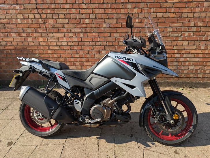 SUZUKI V-STROM 1050