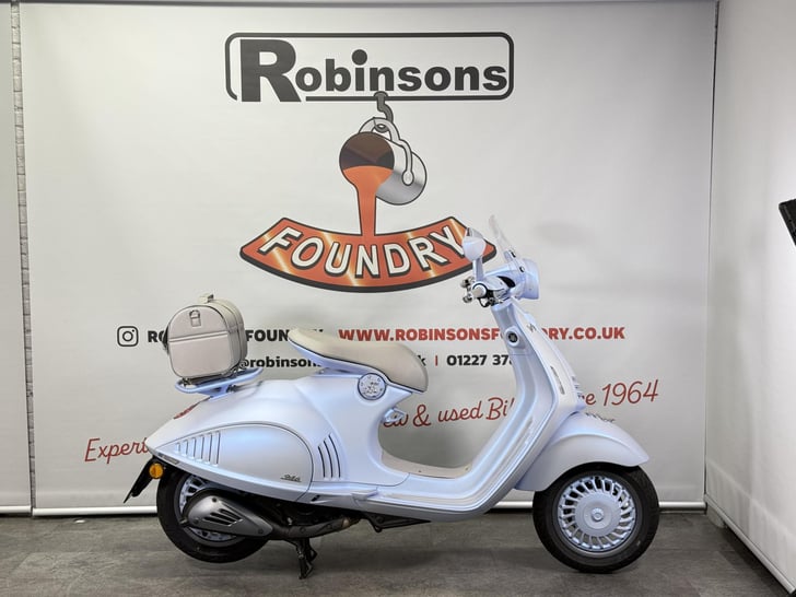 PIAGGIO VESPA 946 SNAKE 