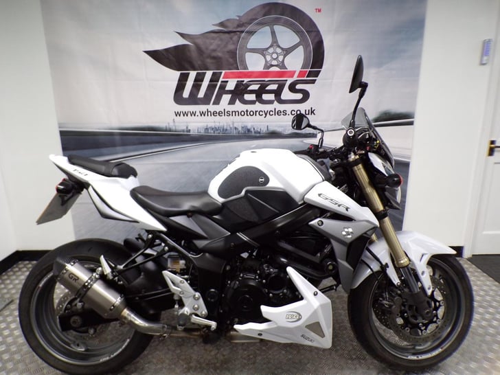 Suzuki GSR750