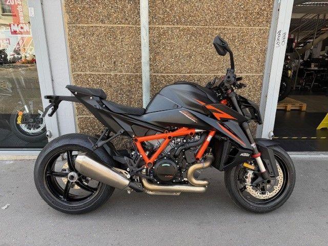 KTM 1390 SUPER DUKE R 