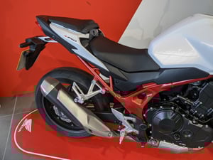 Used Honda CB750 HORNET CB750 HORNET for sale in Newcastle-under-Lyme | Image 2