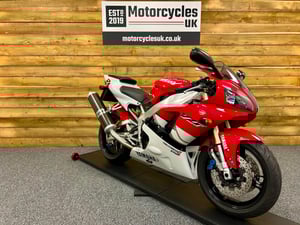 Used Yamaha YZF-R1 YZF-R1 for sale in Swindon | Image 2