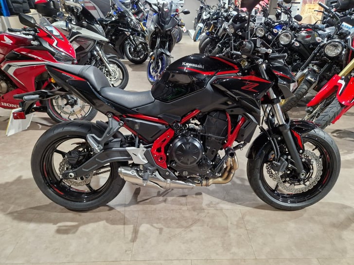 KAWASAKI Z650