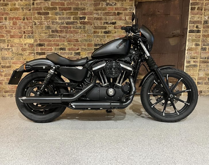 Harley-Davidson SPORTSTER 883 IRON 