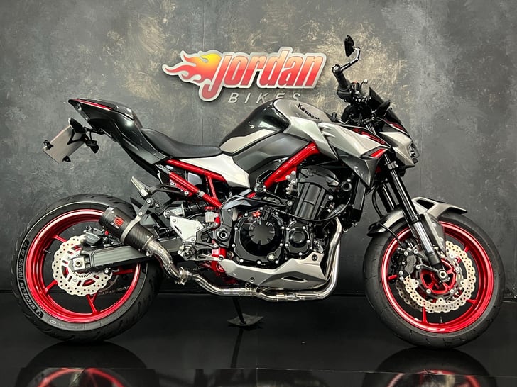 Kawasaki Z900 900 SUPERNAKED